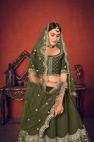 Mehendi Ceremony Lehenga | Reception And Wedding Lahanga For Girls And Women Heavy Embroidered Party Wear Lahanga For Bridesmaids And Bride ClothsVilla