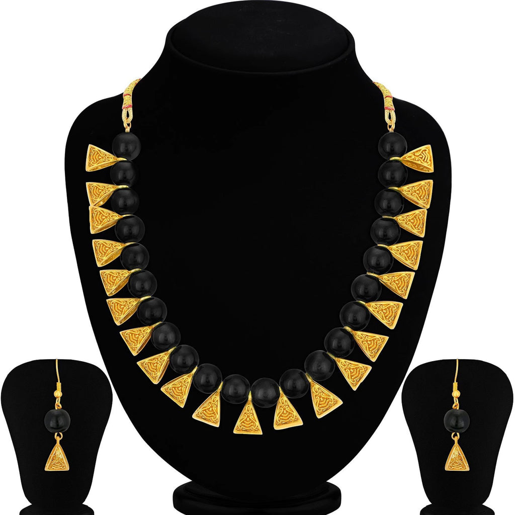 Plastic Jewel Set (Black, Gold) ClothsVilla