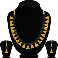 Load image into Gallery viewer, Plastic Jewel Set (Black, Gold) ClothsVilla