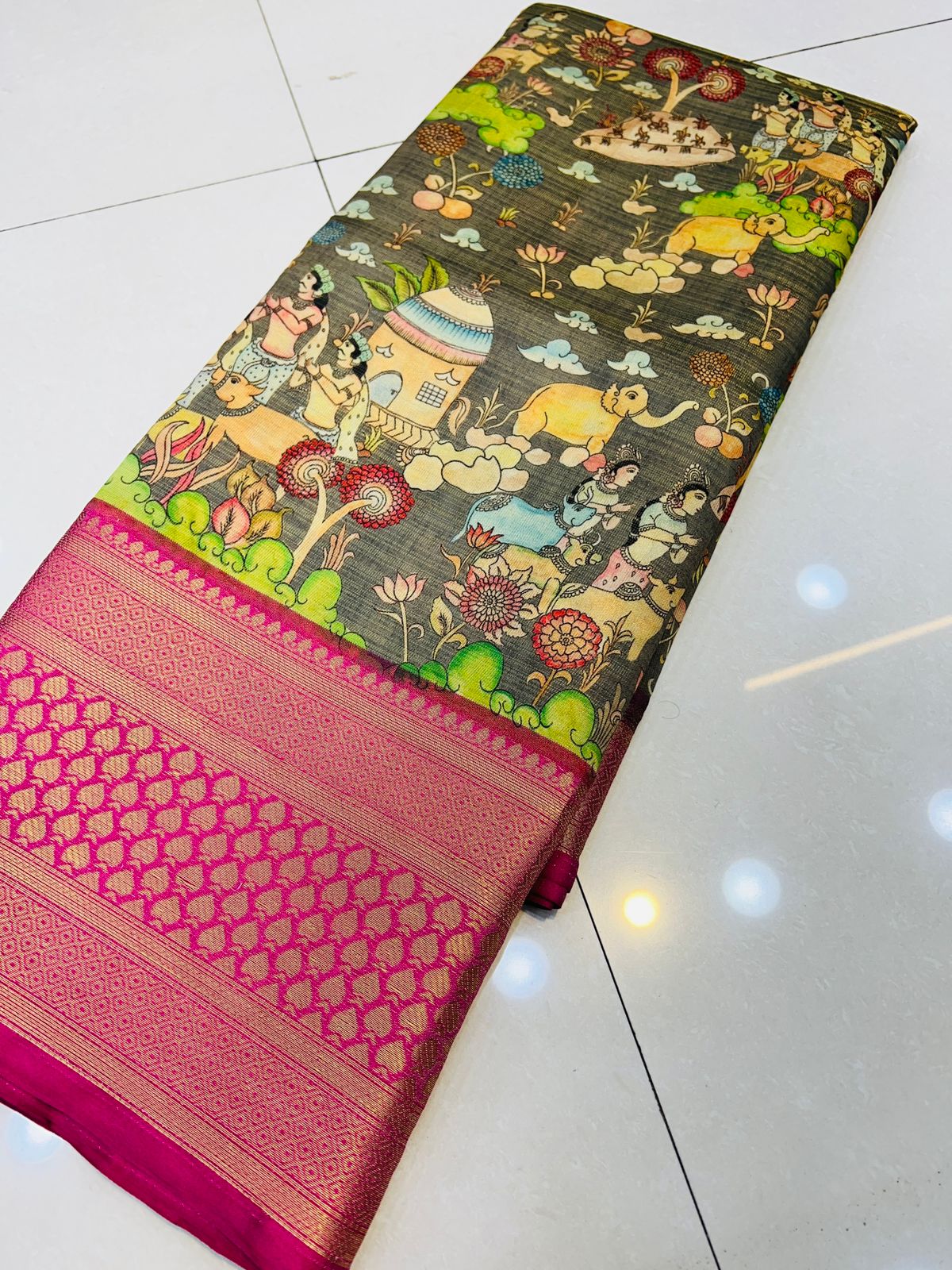 Radiant Grey Kalamkari Printed Saree With Imaginative Blouse Piece Policona-Kanjivaram Silk Main image