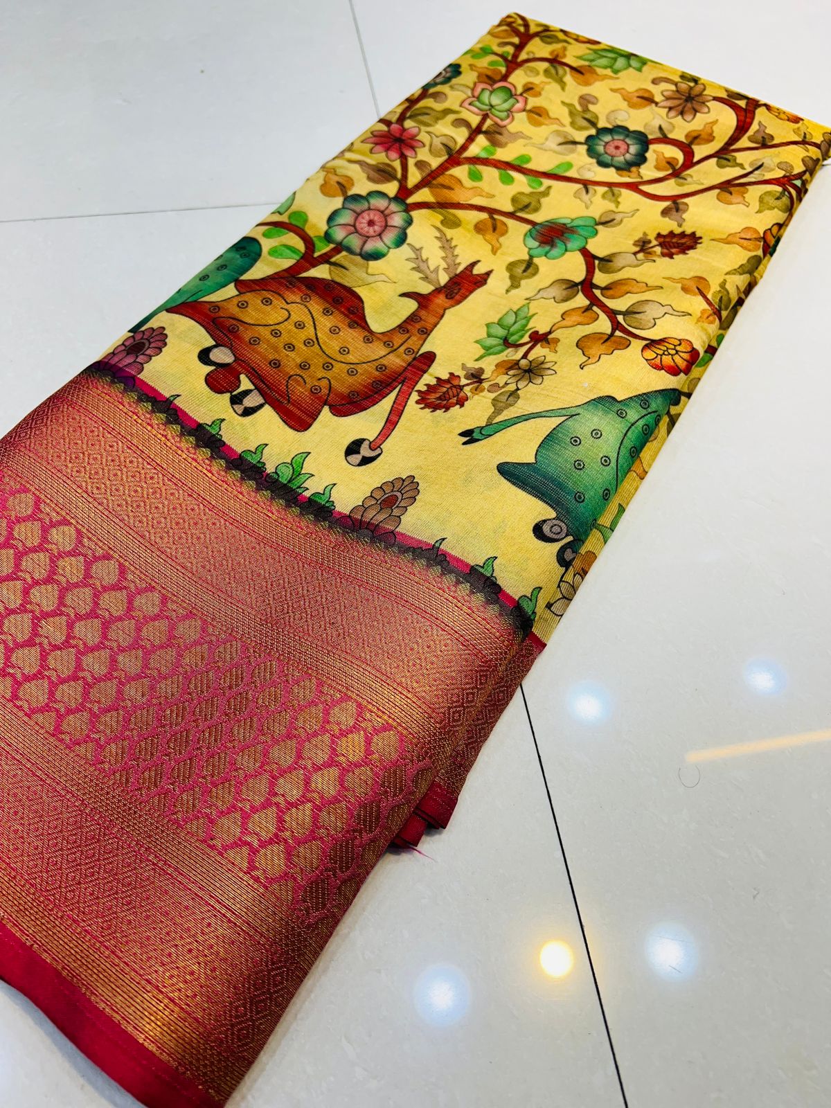 Sophisticated Beige Kalamkari Printed Saree With Glorious Blouse Piece Policona-Kanjivaram Silk Main image