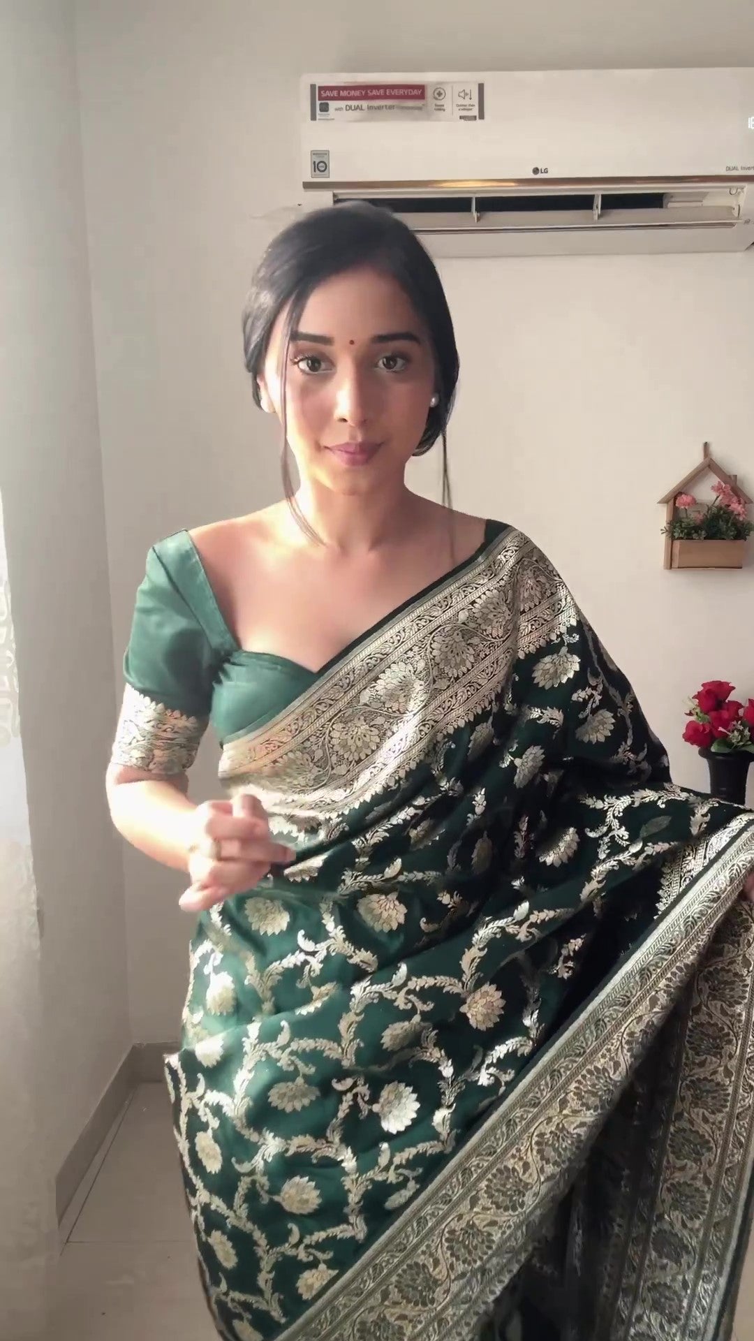 Sizzling 1-Minute Ready To Wear Green Soft Silk Saree Secondary image