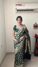 Load image into Gallery viewer, Sizzling 1-Minute Ready To Wear Green Soft Silk Saree RTW