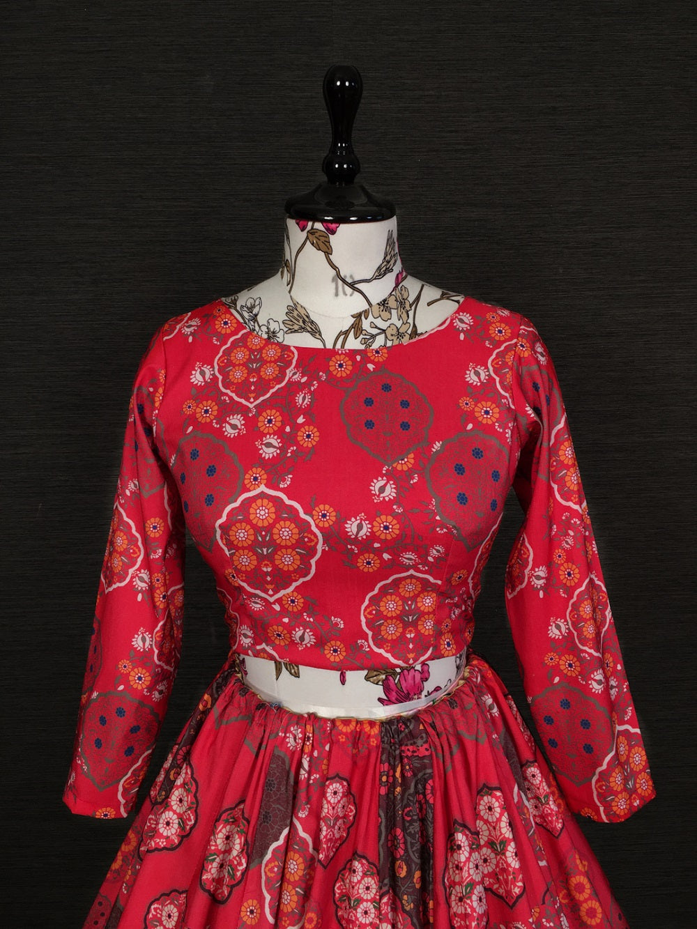 Red Color Vaishali Silk Lehengha Choli With Muslin Silk Dupatta Clothsvilla
