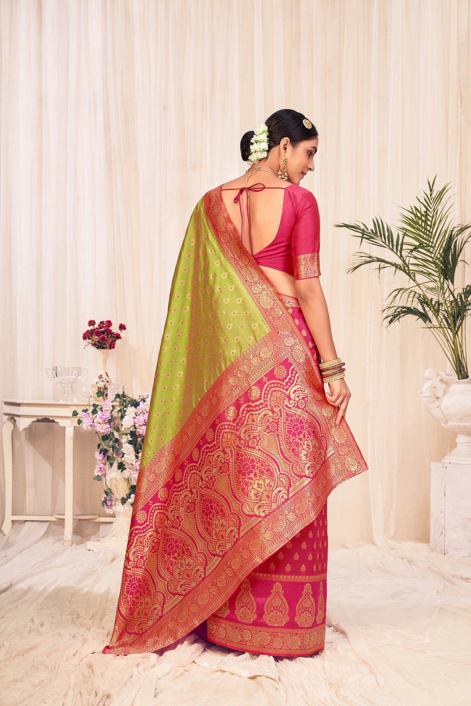 Red Banarasi Silk Wedding Wear Saree With Blouse ClothsVilla