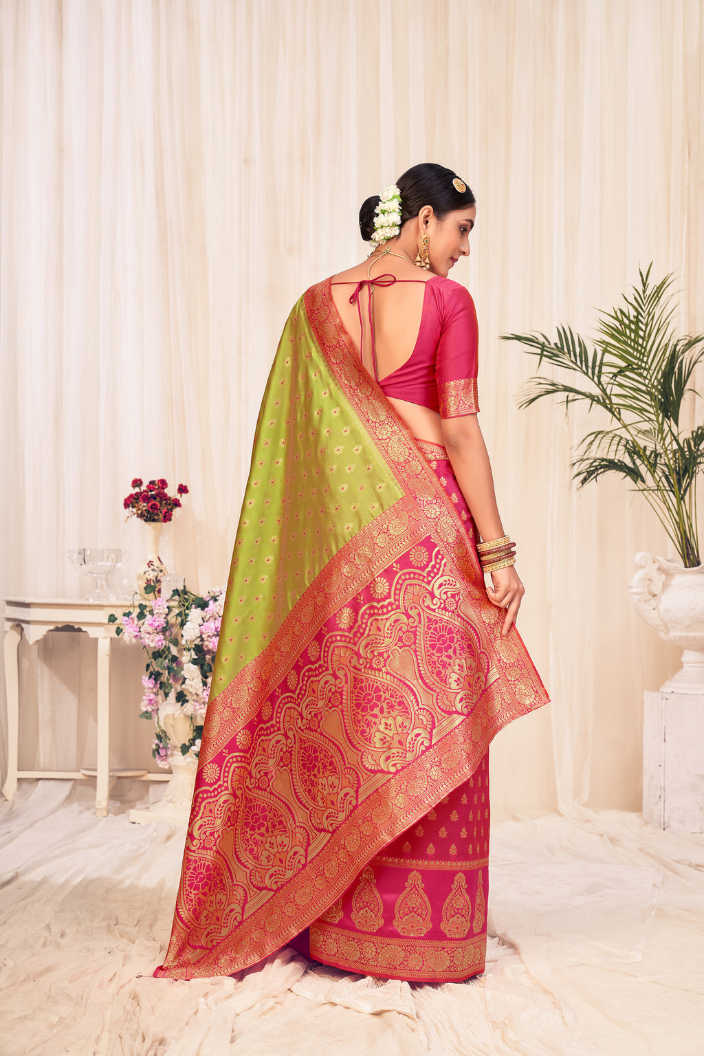Red Banarasi Silk Wedding Wear Saree With Blouse ClothsVilla