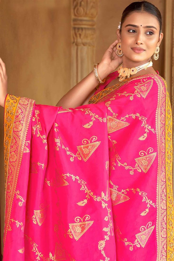 Banarasi Style silk Fabric Magenta Color Weaving Work Glamorous Saree Clothsvilla