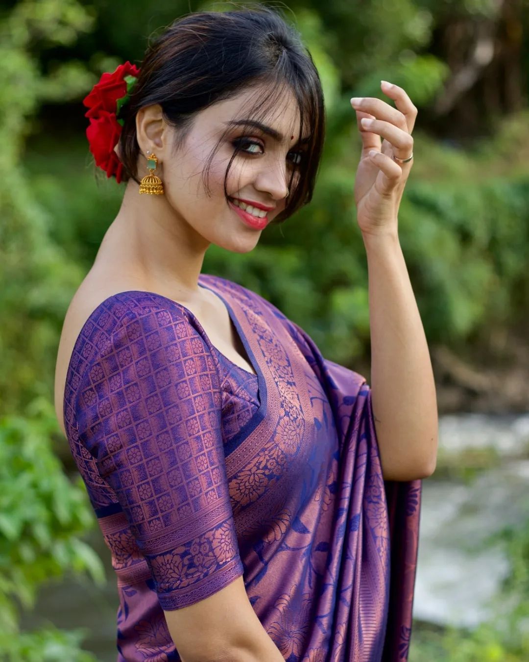 Conflate Navy Blue Soft Banarasi Silk Saree With Engaging Blouse Piece Shriji