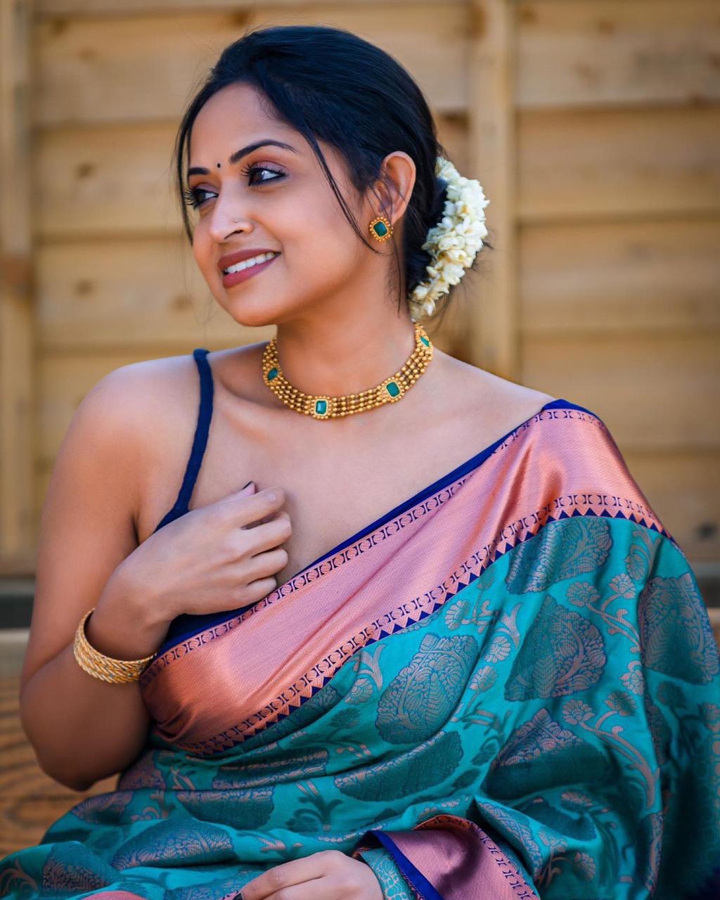 Lassitude Rama Soft Silk Saree With Unequalled Blouse Piece Shriji