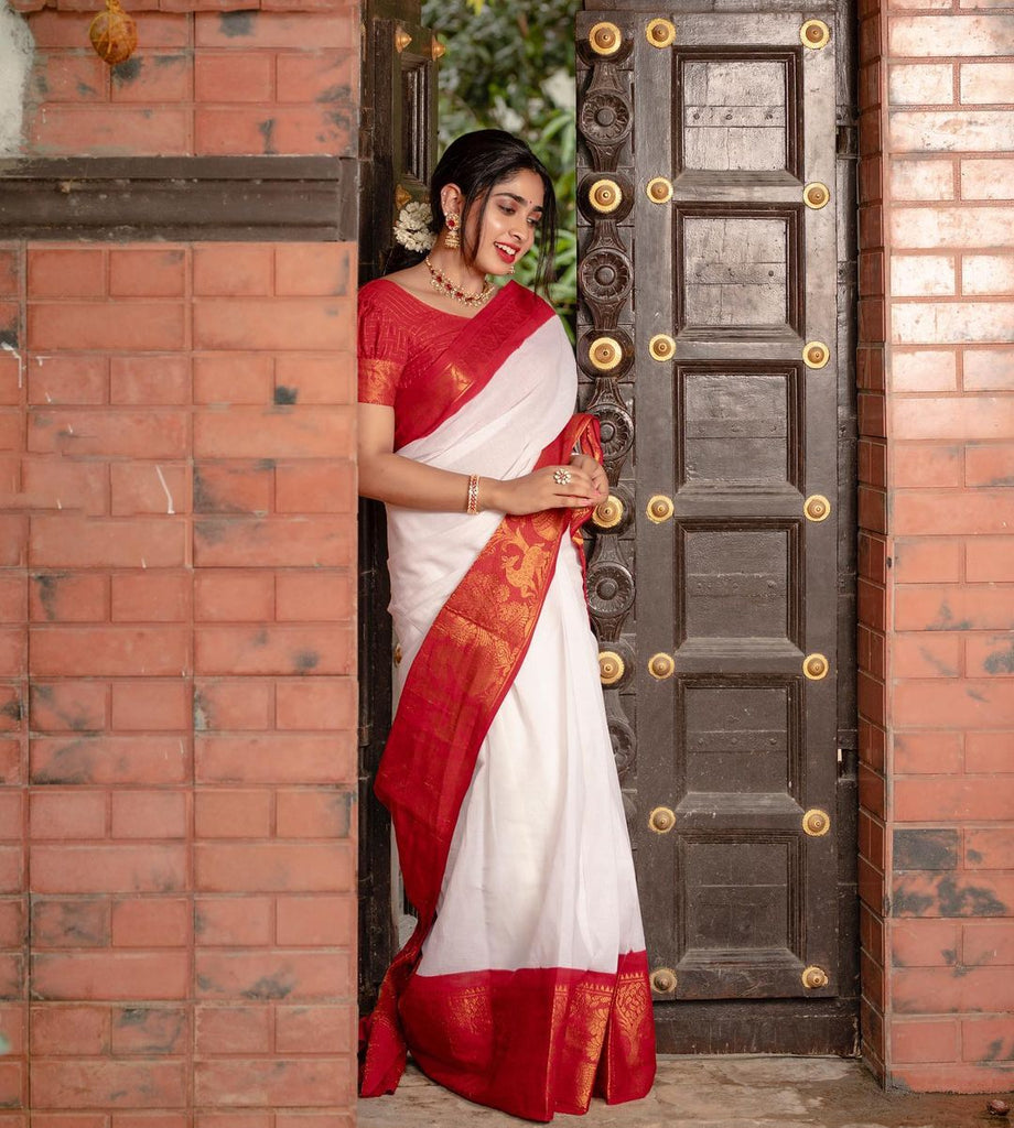 Mesmeric White Soft Silk Saree With Snappy Blouse Piece Shriji