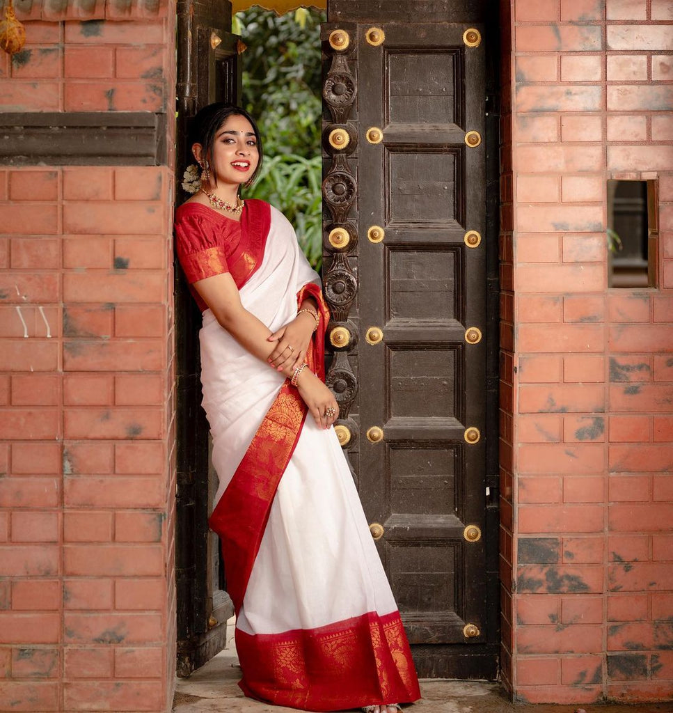 Mesmeric White Soft Silk Saree With Snappy Blouse Piece Shriji