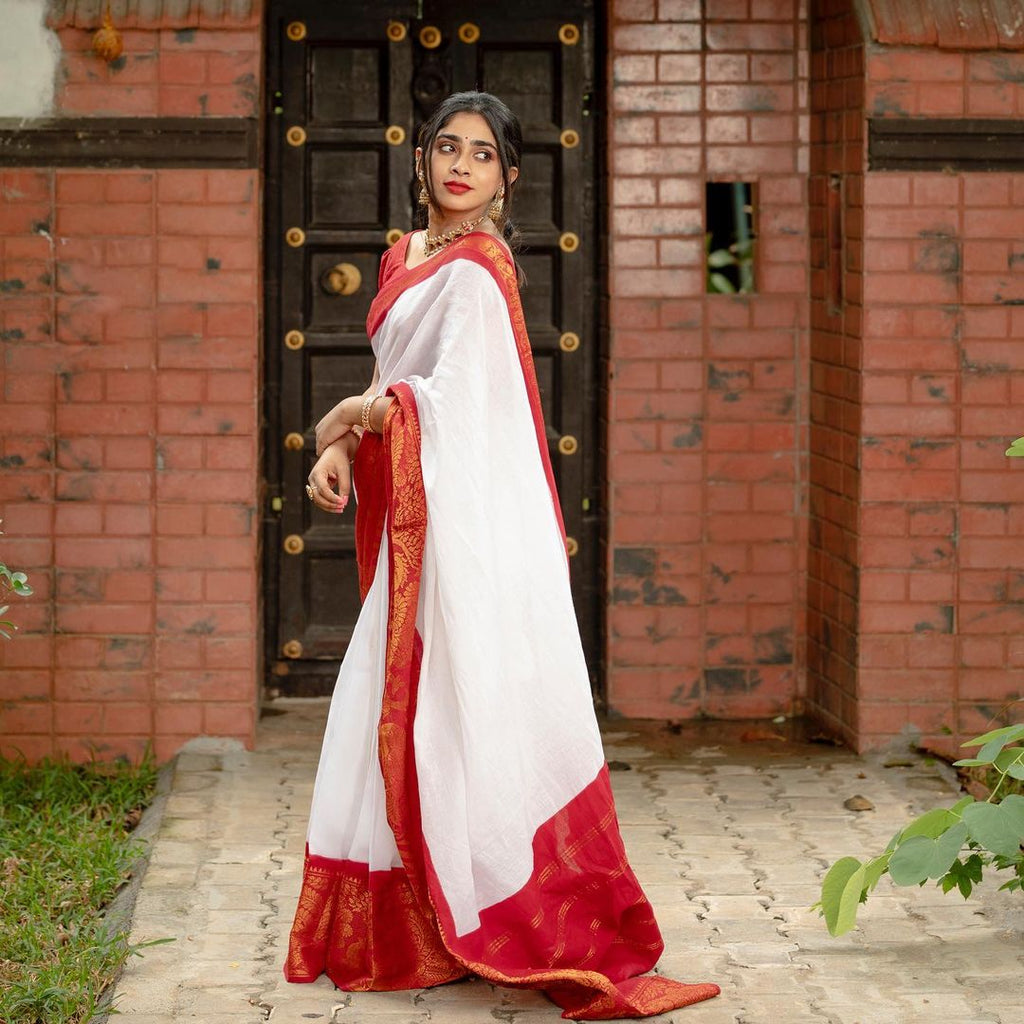 Mesmeric White Soft Silk Saree With Snappy Blouse Piece Shriji