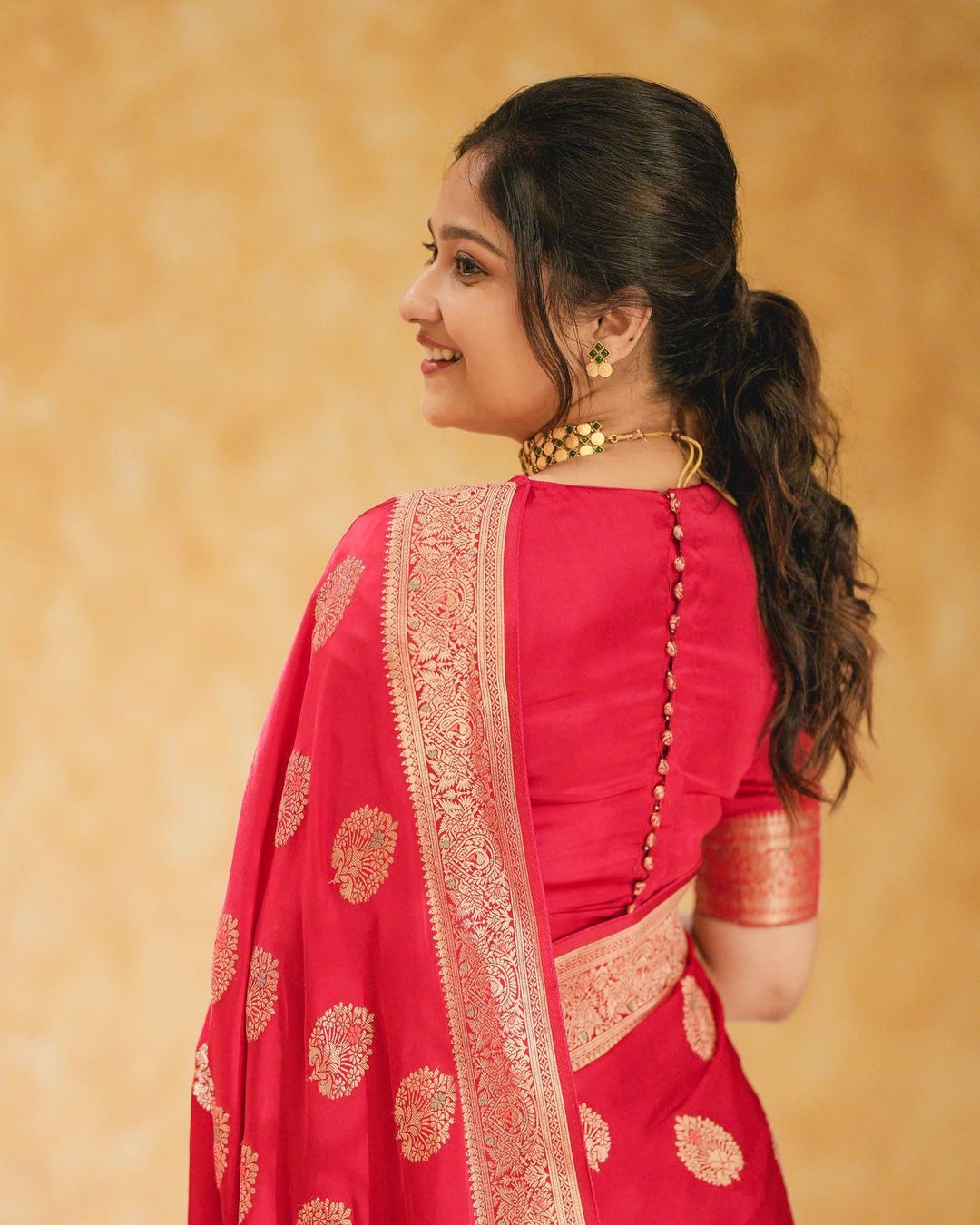 Engrossing Red Soft Silk Saree With Classic Blouse Piece Shriji