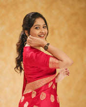 Load image into Gallery viewer, Engrossing Red Soft Silk Saree With Classic Blouse Piece Shriji