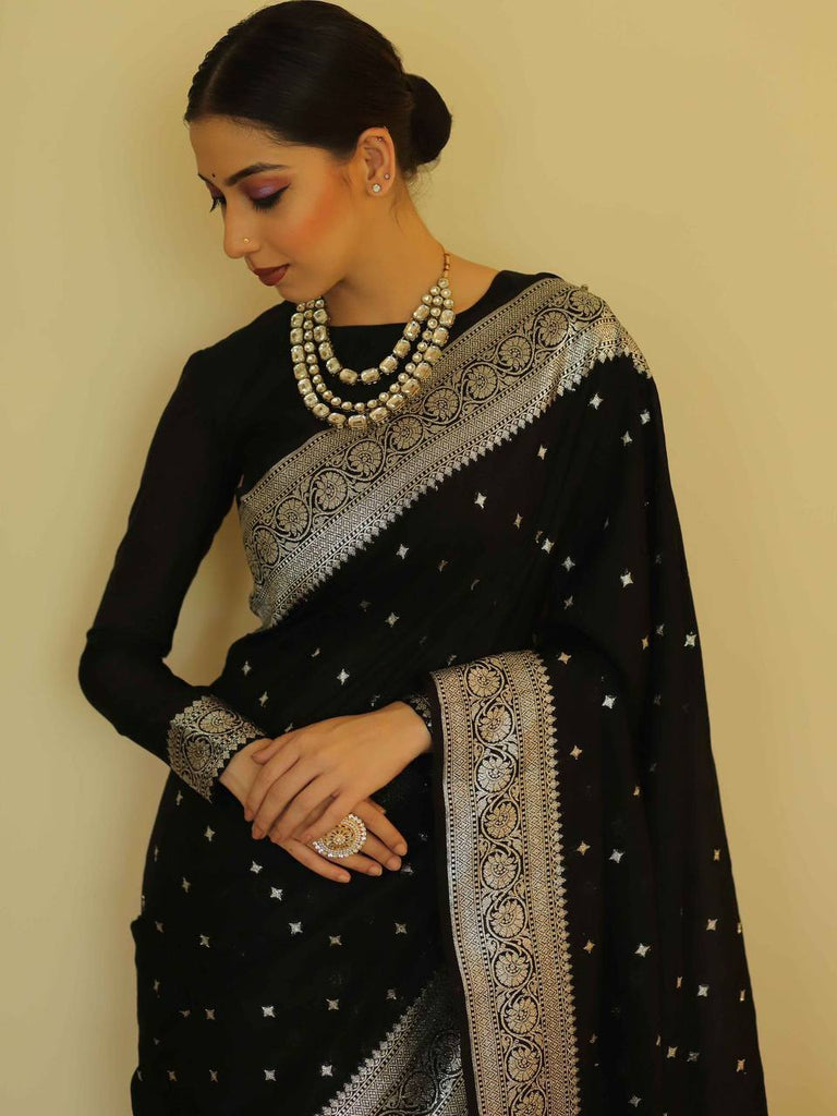 Fugacious Black Cotton Silk Saree With Sizzling Blouse Piece Shriji