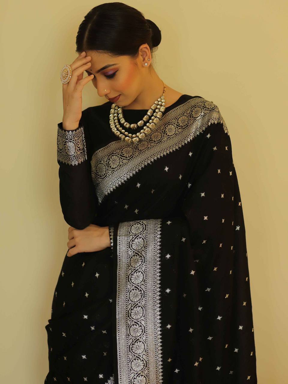 Fugacious Black Cotton Silk Saree With Sizzling Blouse Piece Shriji