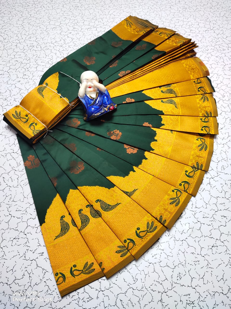 Enchanting Dark Green Soft Banarasi Silk Saree With Desuetude Blouse Piece Shriji Main image