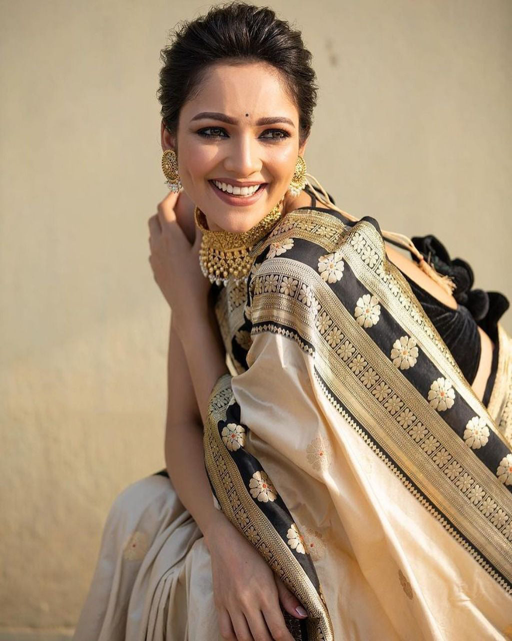 Glorious Off White Soft Silk Saree With Prominent Blouse Piece Shriji