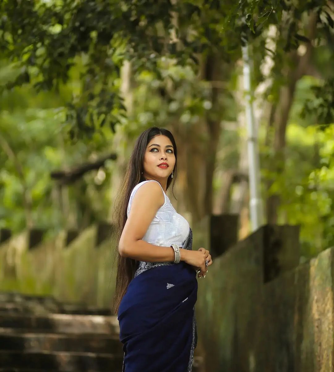 Engrossing Navy Blue Soft Silk Saree With Glowing Blouse Piece Shriji