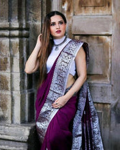 Load image into Gallery viewer, Stunner Purple Soft Banarasi Silk Saree With Attractive Blouse Piece Shriji