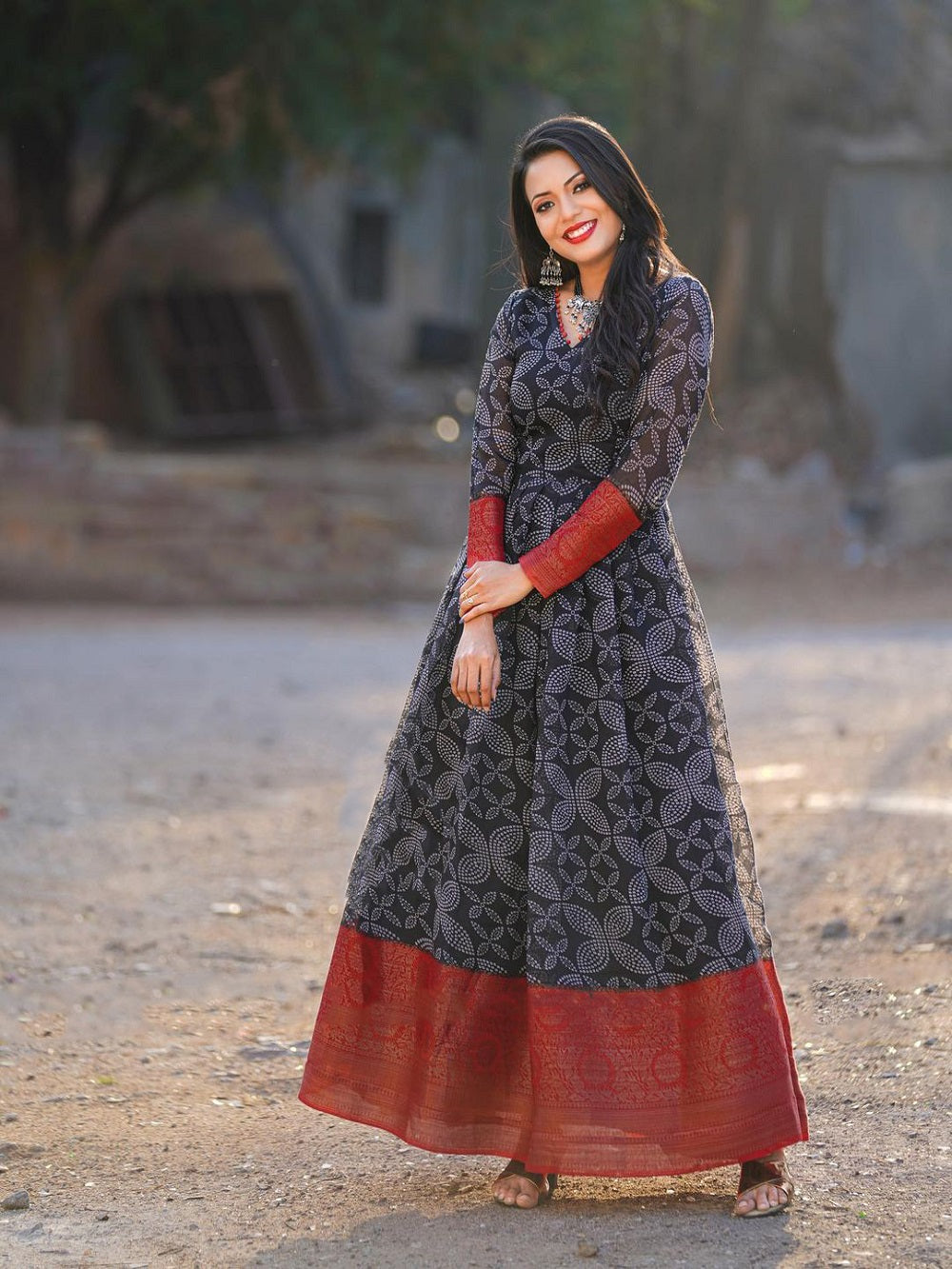 Black Color Printed And Weaving Border soft Cotton Gown Clothsvilla Main image
