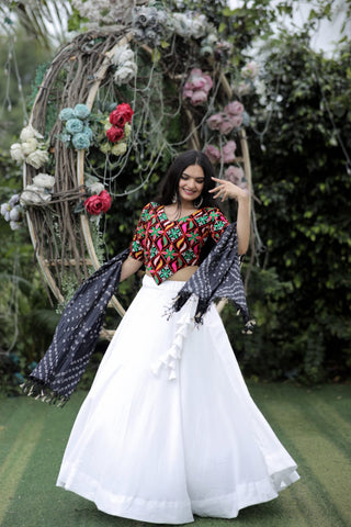 Plan White Lehenga With Beautiful Pattern Blouse