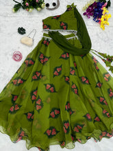 Load image into Gallery viewer, Lovely Organza Silk Green Color Lehenga With Stylish Blouse