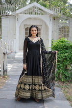 Load image into Gallery viewer, Captivating Black Color Gown With Ravishing Dupatta