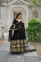 Load image into Gallery viewer, Captivating Black Color Gown With Ravishing Dupatta