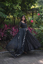 Load image into Gallery viewer, Black Color Multi-sequence Work Georgette Chex Gown