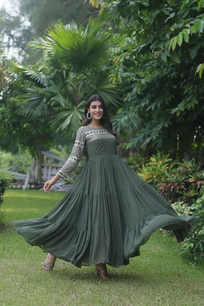 Shop Ravishingly Embroidered Sequins Zari Work Gown Party Wear Online at  Best Price | Cbazaar