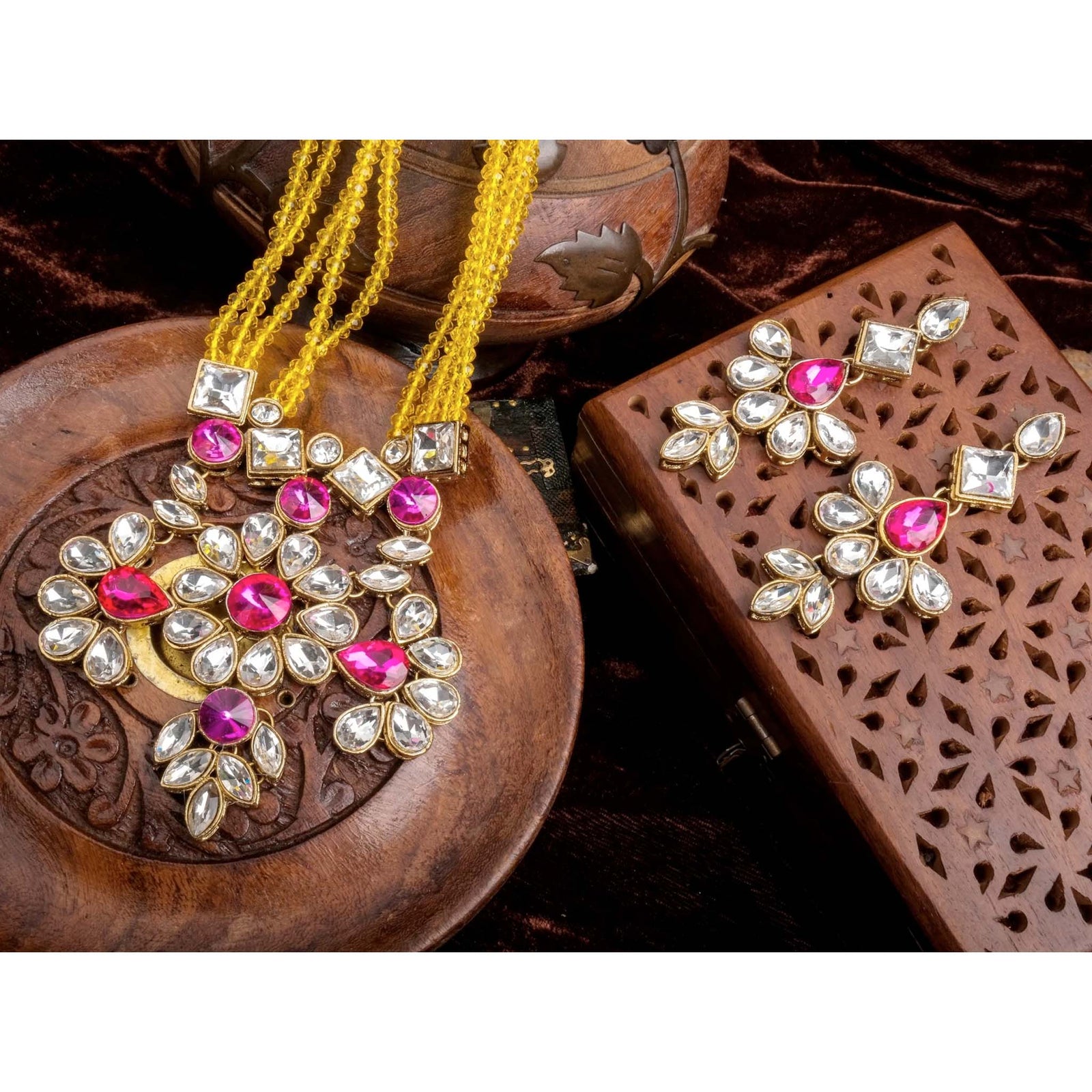 Yellow Pearl and Pink Dimond Necklace Alloy Gold-plated Jewel Set ClothsVilla