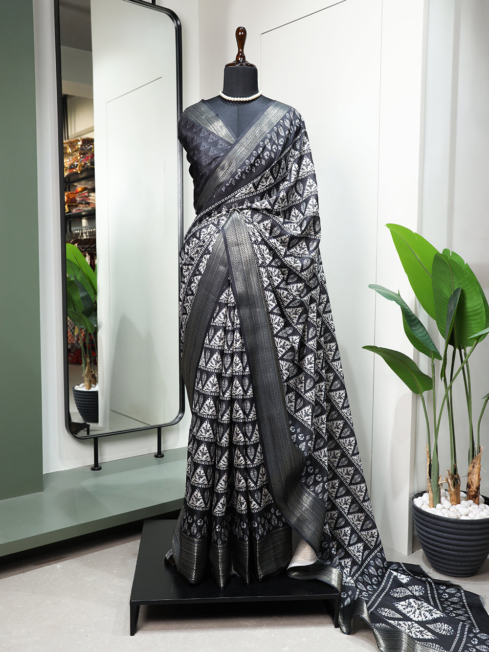 Black Color Printed With Zari Border Dola Silk Saree Clothsvilla