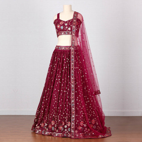 Pin by Best Fashion collection on Wedding dresses for Women | Indian bridal  outfits, Bridal lehenga red, Indian wedding dress bridal lehenga
