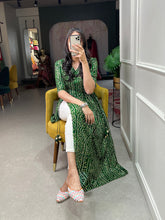 Load image into Gallery viewer, Green Color Foil and Printed Pure Cotton Kurti Clothsvilla