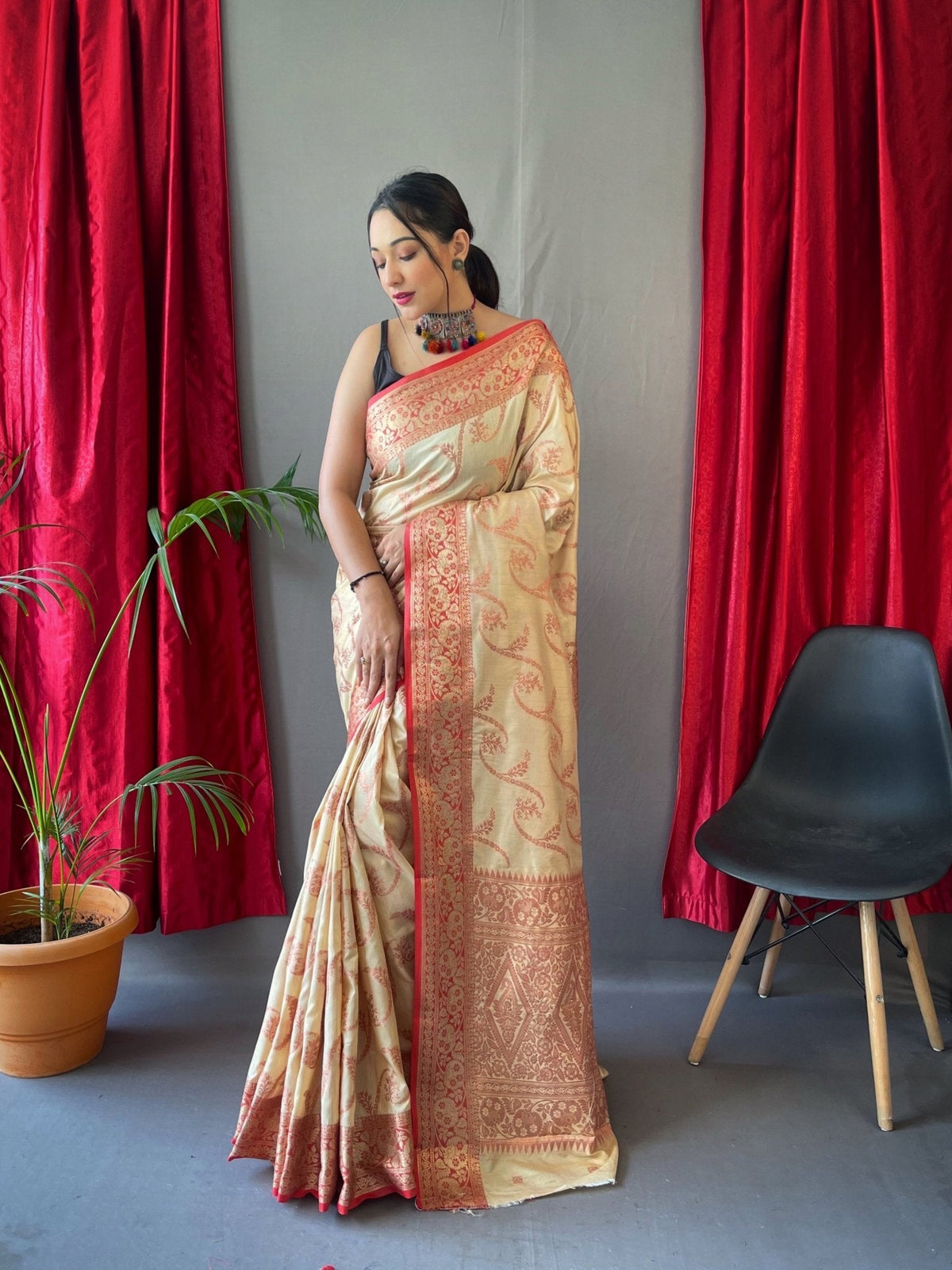 Kasturi Cotton Rose Gold Jaal Woven Saree Cream Clothsvilla Main image
