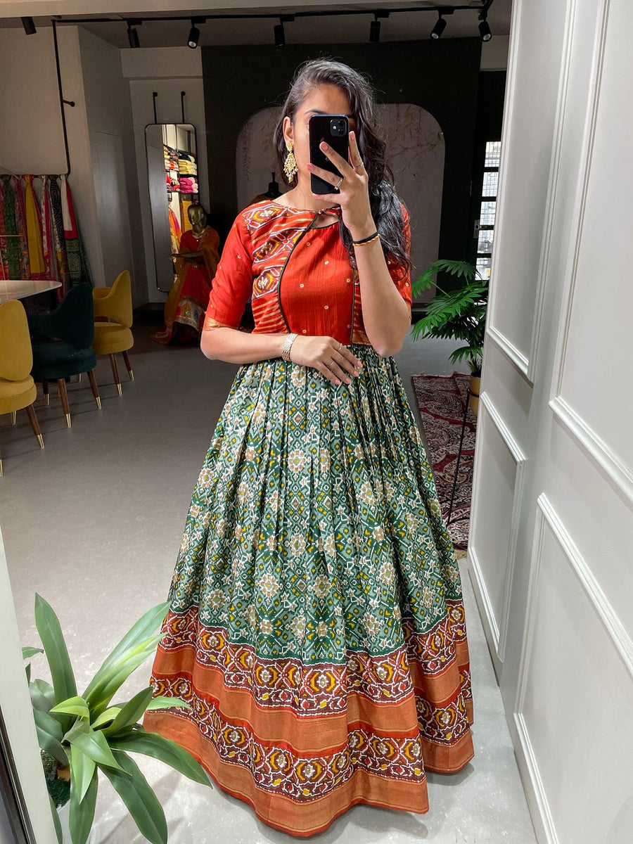 green paithani dress Hanshmukti Paithani Silk Anarkali Dress in Peach with Dupatta L / Pink