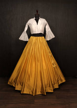Load image into Gallery viewer, Shaded Lehenga Mustard Color With Stylish Blouse Clothsvilla
