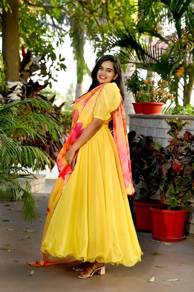 SUNSHINE YELLOW ANARKALI GOWN SET WITH ALL OVER 'ABLA' WORK PAIRED WITH A  MATCHING DUPATTA AND GOLD DETAILS. - Seasons India