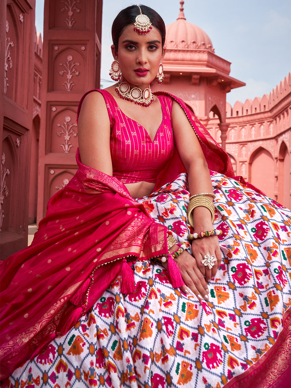 Buy Extraordinary Pink Diamond Colored jewellery necklace set online |  Lehenga-Saree
