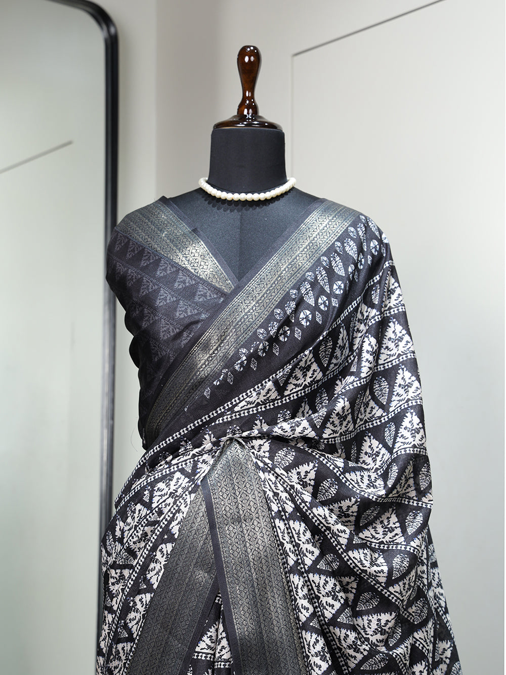 Black Color Printed With Zari Border Dola Silk Saree Clothsvilla
